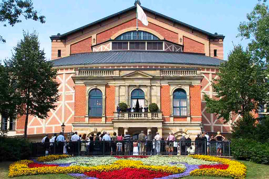 Deconstruction and the Modern Bayreuth Festival